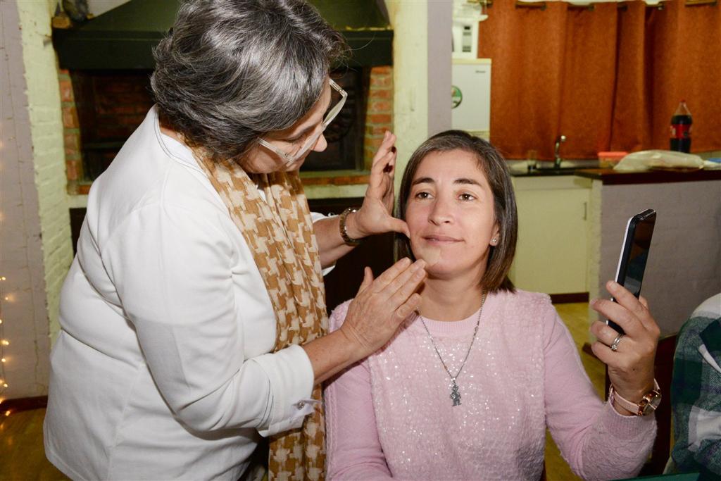 Lourdes Istebot en curso de cosmetología